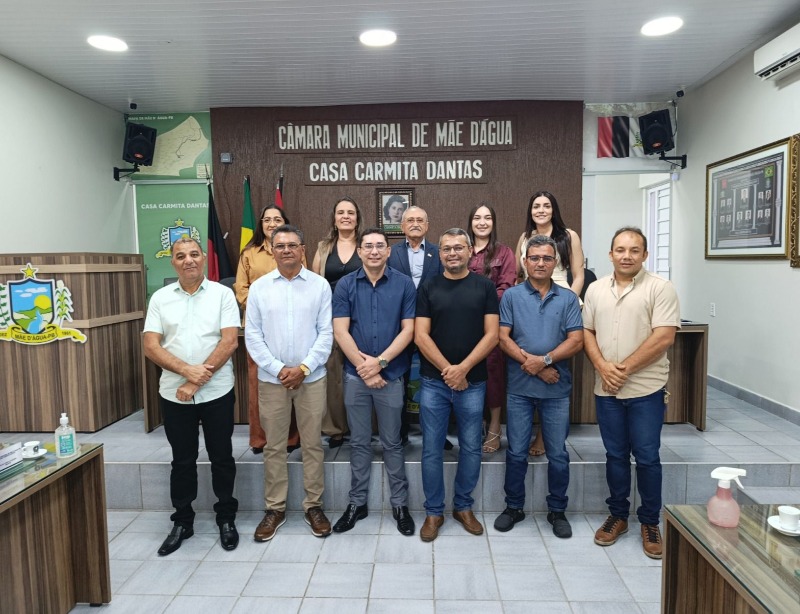 Vereadores e autoridades de M�e D'�gua participam da sess�o solene de abertura do ano legislativo na c�mara municipal
