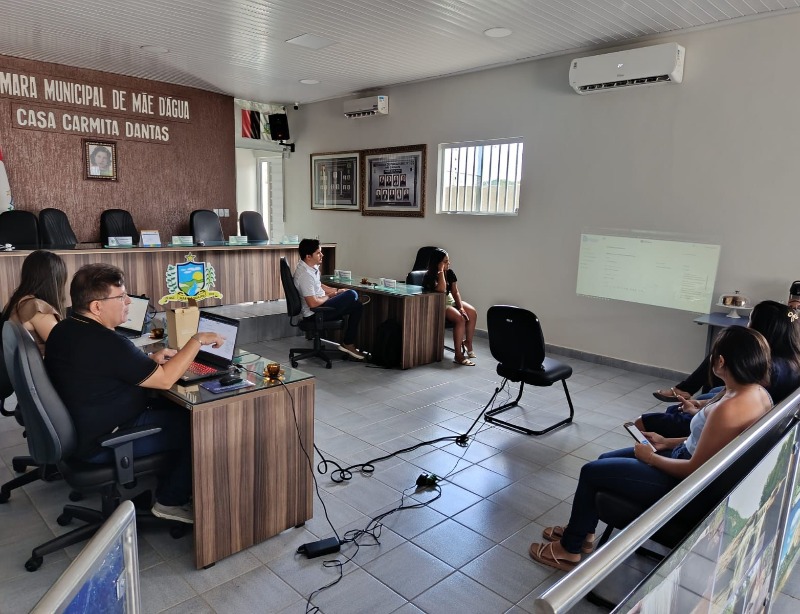 Servidores da c�mara de M�e D'�gua participam de treinamento para implanta��o do projeto de resolu��o Papel Zero