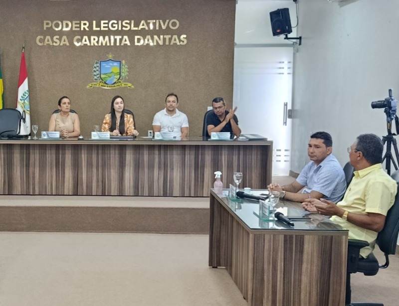 Vereadores participam de mais uma sess�o ordin�ria da c�mara de M�e D'�gua realizada nesta ter�a-feira (22)
